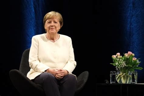Bilderstrecke Zu Buchmesse Leipzig Merkel Will Nicht Von Fehlern
