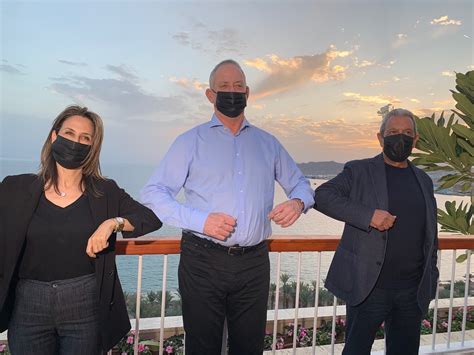 כמו כן, יש להביא מסמכים שקיבלת מ uscis או משופט ההגירה בארהב כולל טפסי עזיבה מרצון ( ice form. שר הביטחון ושרת התיירות נפגשו מנכ"לי בתי מלון בעיר אילת ...