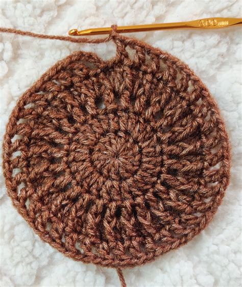 Raji's Craft Hobby: Easy To Make Crochet Sunflower Tablemat Doily