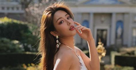 top 16 japanese models on instagram to follow