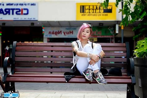 Khi nhắc đến câu chuyện ca sĩ thủy tiên từ chối cứu trợ huyện hải lăng trong đó có xã mình, ông. Ca sĩ Ngô Thủy Tiên
