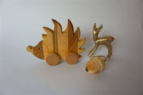 Erst nach einer gründlichen reinigung sind die baumaßnahmen deshalb wirklich abgeschlossen und die räume bezugsfertig. Holzspielzeug - Schubstier Igel - ein Designerstück von rosiemmer bei DaWanda | Etsy ...