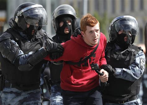 Hundreds Detained At Latest Political Protest In Moscow The Garden Island