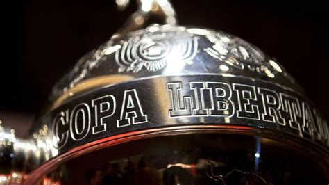Fue hecho en varias piezas de plata esterlina y fue diseñado imitando la figura. El debut de Peñarol en la Libertadores será el 18 de ...