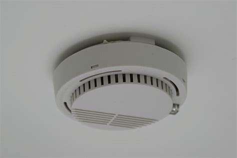 Why would a hard wired smoke detector beep? Rauchmelder im Test: Was zählt wirklich? | Elektriker.org