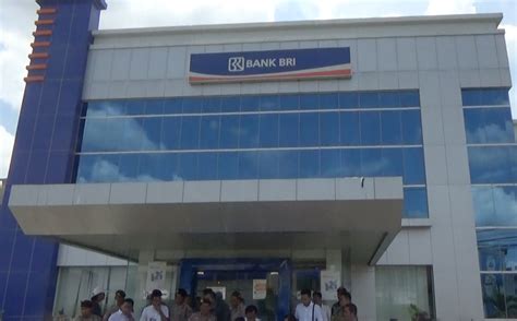 Bank rakyat indonesia (persero), tbk. Wah, 6 Tahun Bank BRI Dituding Zalimi Nasabah - Bonepos.com - Informasi Berita Terkini Sulsel