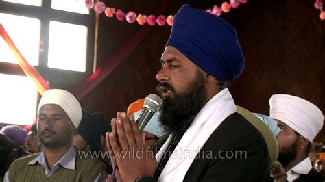 Sikh Devotees Reciting Ardas At Hemkund Sahib Gurudwara Youtube