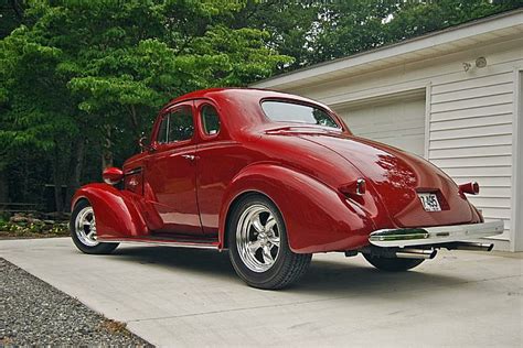 4 Of The Best Looking Cars From The 30s 40s And 50s
