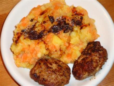 Möhren und Kartoffeln untereinander mit Frikadellen Rezept
