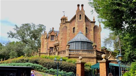 Disneys Haunted Mansion Ride
