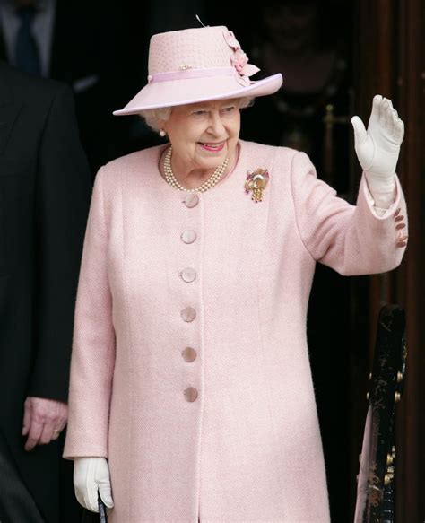 Queen Elizabeth Ii Waved As She Left Manchester Town Hall After A