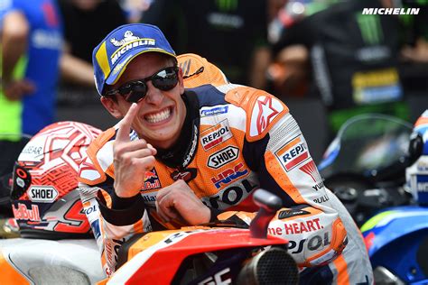 Ich versuche auch, das bike anzupassen mein fahrstil, aber wir wissen, dass es schaltungen gibt, wo mein honda gut funktioniert. MotoGP™ : Marc Márquez (Repsol Honda Team / Michelin ...