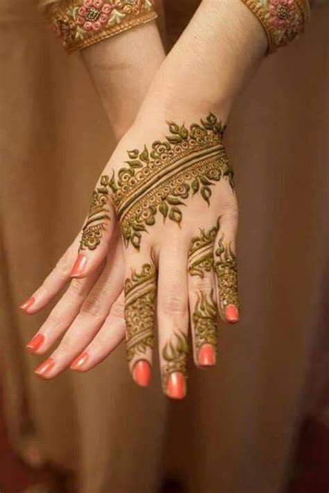 A simple design is popular among all age the girls get unique henna design, simple henna design and new henna design ideas here. Pin by ALIA MAISARAH on Inai in 2020 | Mehndi designs for ...