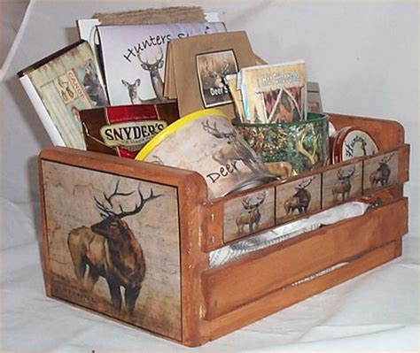 Are you buying a gift for a hunter this year and don't feel like shelling out hundreds of dollars for a new gun or bow that they'll probably return because it just wasn't the right one? Deer Lodge Hunters Gift Basket Cabin Wood Crate Gift Mug ...