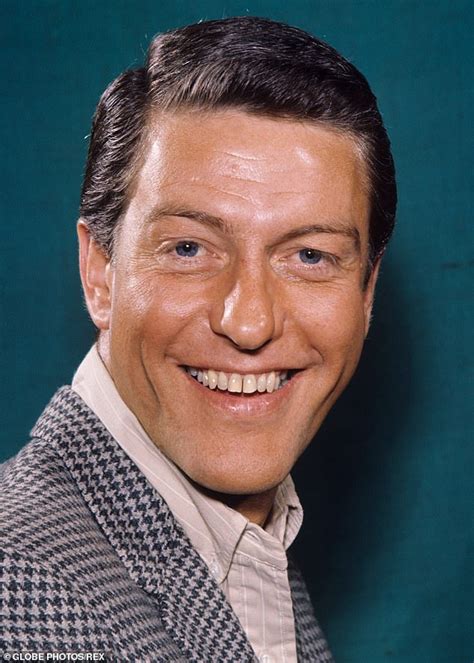 dick van dyke hasn t aged in 56 years as he s seen trying like his character from the 1964 movie