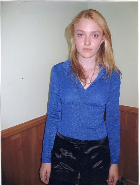 Deviant Blog Dakota Fanning In The Runaways And With Her Sister