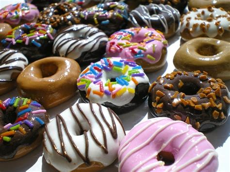 Selain itu, chef riduan juga menyarankan penggunaan. Cara Membuat Donat Empuk, Enak dan Sederhana di Rumah
