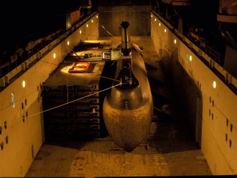 On 21 april 2021, it went missing in deep waters north of bali during a sut torpedo drill. Bellator: DSME Serahterimakan KRI Nenggala-402