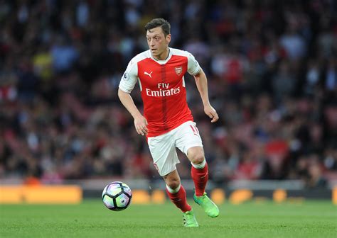 Mesutozil streams live on twitch! Arsenal: 3 takeaways from Mesut Ozil contract compromise