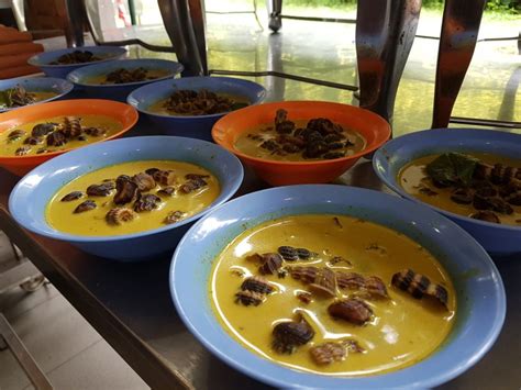 Video ini bertujuan untuk mempromosikan tempat makan pilihan menggunakan platform media sosial. Tempat Makan Best di Lumut - Findbulous Travel