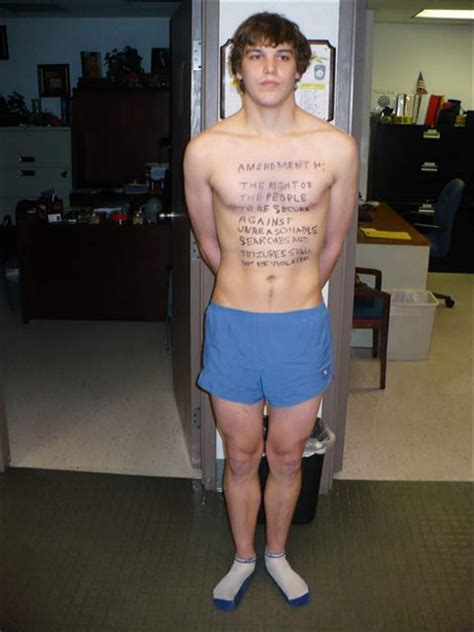 Traveller Strips To Running Shorts To Protest Tsa Searches Craig S Missives On Life