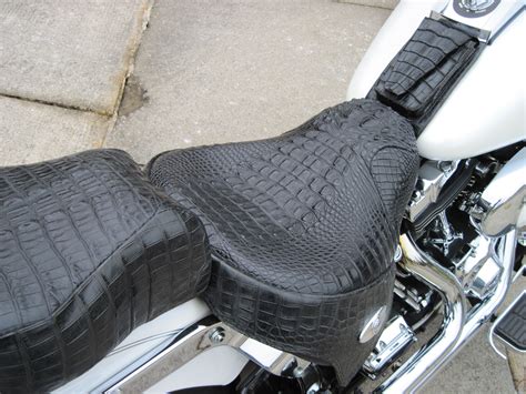 Harley pillion pad / passenger seat. web pics 053.JPG (4000×3000) | Motorcycle seats, Bike seat ...