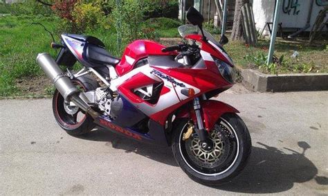 Lượt xem 357 n2035 năm trước. Honda CBR 929 Fireblade 929 cm3, 2002 god.