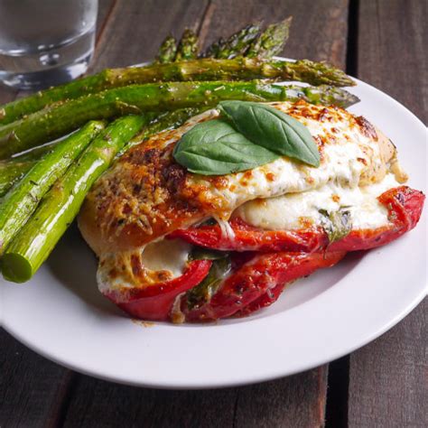 2 stuff pockets with tomato slices, basil and mozzarella. Roasted Red Pepper Mozzarella and Basil Stuffed Chicken