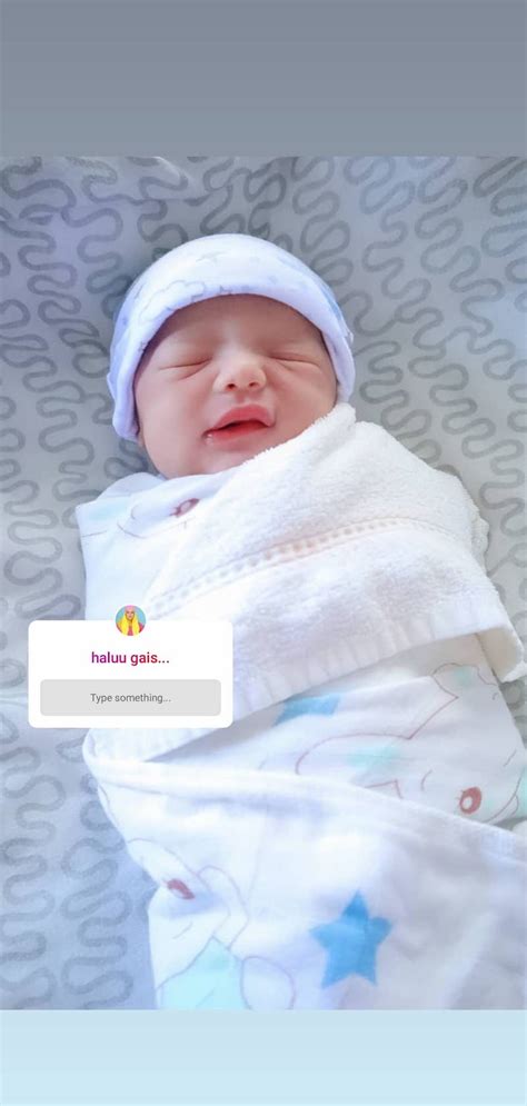 Karena itulah, seseorang yang mengalami mimpi melahirkan anak lelaki kembar dipercaya akan mendapatkan rezeki yang berlimpah. MUA Bellaz selamat bersalin anak lelaki, ramai geram lihat ...
