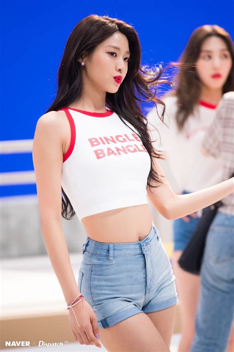 10 Sexiest K Pop Outfits Of The Week Girls
