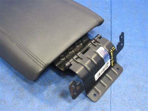 10 19 Ford Taurus Center Console Lid Armrest Leather Black Oem 0984
