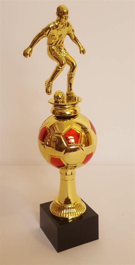 Coupe de france de football) es una competición anual de fútbol y copa nacional de francia, organizada por el primer campeón de la copa de francia fue el olympique de paris. Copa Trofeo Balon De Futbol 30cm Trofeo Premio Para ...
