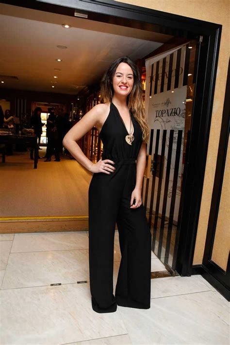 Mariana pacheco é surpreendida por amigos do teatro musical. Fotos: Mariana Pacheco rendida à coleção de joias ...