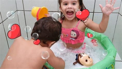 O banho de piscina no período da quarentena YouTube