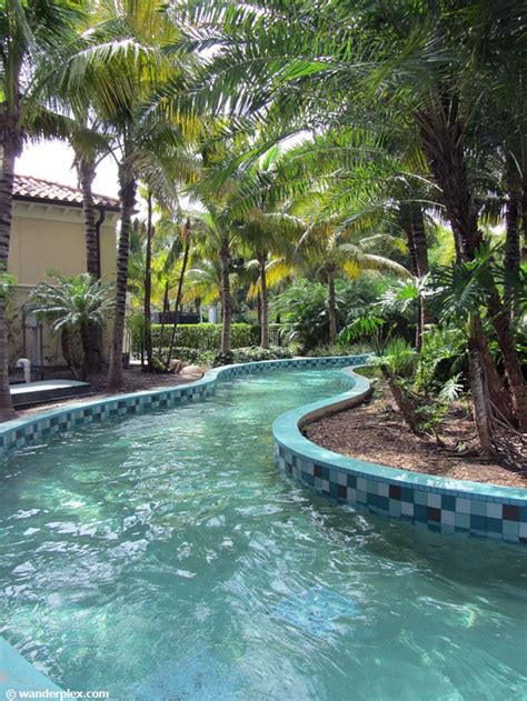 Luxury Pools With Lazy River Dibandingkan