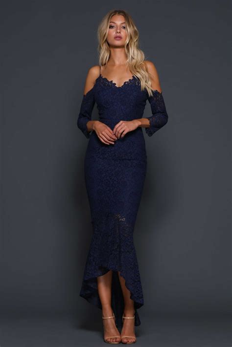 Pronovias cerimonia 2015 catalogo abiti da sera lunghi foto la collezione abiti da cerimonia firmati pronovias per l' anno 2015 sono caratterizzati soprattutto da tagli a sirena che meglio evidenziano la silhouette … abiti di sera usati abiti da sera popolari in italia abiti di sera usati. 1001 + idee per Abiti da cerimonia lunghi ed eleganti