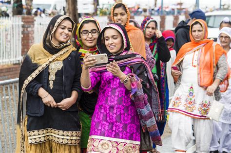 California has one of the largest populations of sikhs in the united states. Sikh Festival and Parade in Yuba City - Sacramento Valley