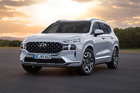 The hyundai santa fe (korean: New Hyundai Santa Fe goes hybrid for 2020 | CAR Magazine