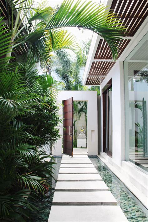 20 Urban Backyard Oasis With Tropical Decor Ideas Homemydesign