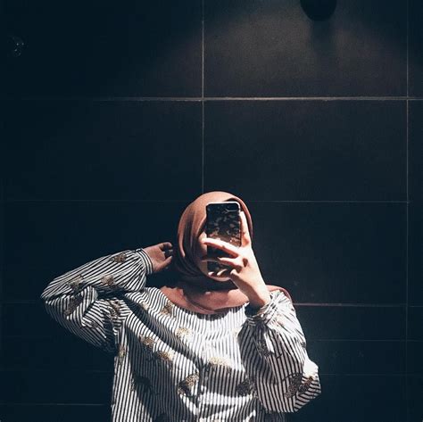 Pin On Hijab Mirror Selfie