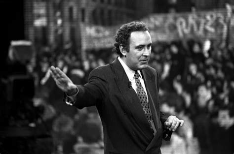 Nel '91 e '96 pubblica i libri oltre samarcanda e michele chi?, mentre dalla stagione 2004 è per circa un. Sinistra televisiva, l'ossessione del Cavaliere