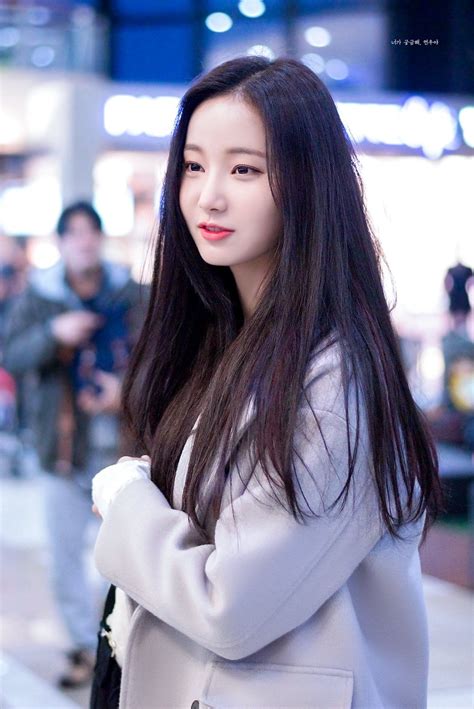 We've gathered more than 5 million images uploaded by our users and sorted them by the most popular ones. #MOMOLAND #Yeonwoo (With images) | Kpop girls, Pretty and cute, Girl