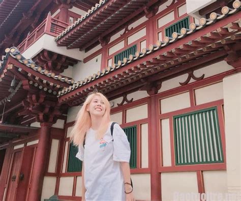 Từ một người nhút nhát, không dám đứng trước máy quay, hậu hoàng đã dám vượt ra khỏi vùng an toàn của bản thân khi bắt đầu sự nghiệp của một dancer trong nhóm nhảy s.u.d. Tiểu sử Hậu Hoàng: là ai? Profile năm sinh, tên thật, quê ...