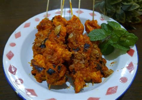 • garam • asam jawa • tepung terigu • minyak goreng • bawang merah, iris tipis. Sate Ayam Bumbu Rujak Tanpa Santan