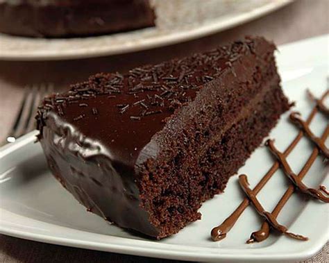 Growing up he took an interest in bodybuilding. Receita de Bolo de Chocolate Molhadinho - Coolícias