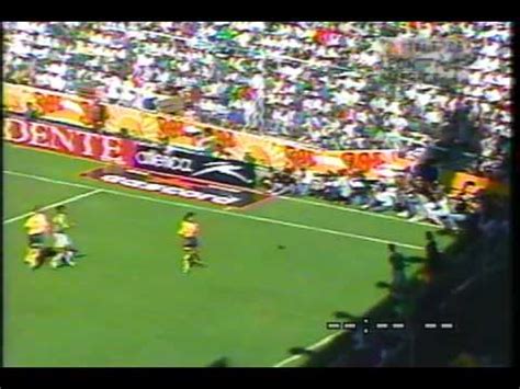 En el torneo invierno 1997, cruz azul y león nos regalaron una de las series más recordadas en la historia del balompié mexicano. Leon vs America, Semifinal Partido de Vuelta, Invierno ...