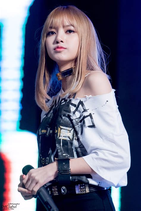 Otro dato significativo que pudieron encontrar los fans, y que demuestra el poder de lisa. Pin en blackpink
