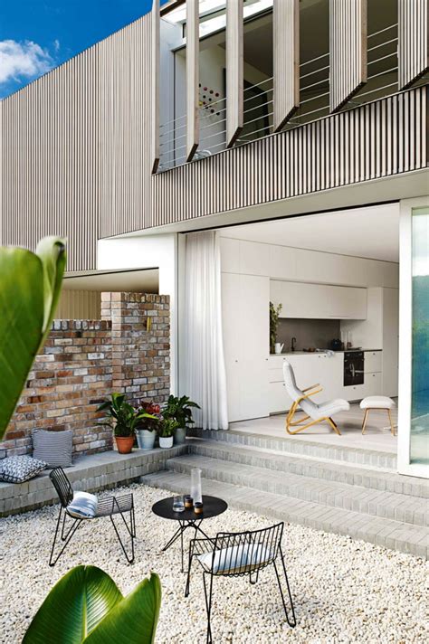 Casa de diseño contemporáneo bloques de cemento diseño ventanas patios exterior moderno arquitectura contemporánea luz y sombra. Diseño de patios y jardines pequeños - 75 ideas interesantes