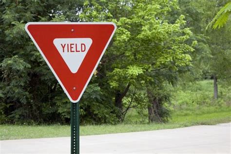 What Yield The Right Of Way Actually Means Batta Fulkerson