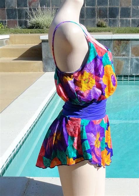 Vintage 70s Sirena Flirty Floral Skirted Swimsuit Bathing Suit